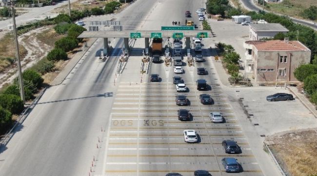 ÇEŞME'DE TATİLCİ YOĞUNLUĞU