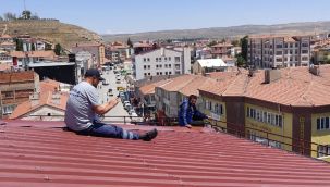 Kendini öldürmek isteyen genci belediye başkanı ikna etti