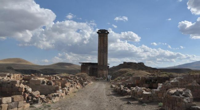 Anadolu'daki ilk Türk camisinden ezan sesi yankılandı