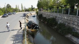 Birbirlerine çarpıp kanala uçtular