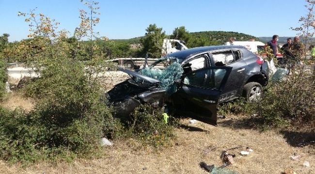 Çanakkale'de otomobil takla attı