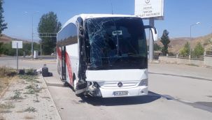 Erzincan'da trafik kazası: 26 hafif yaralı