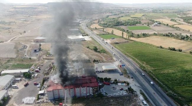 Fabrika yangını 9 saatte söndürüldü