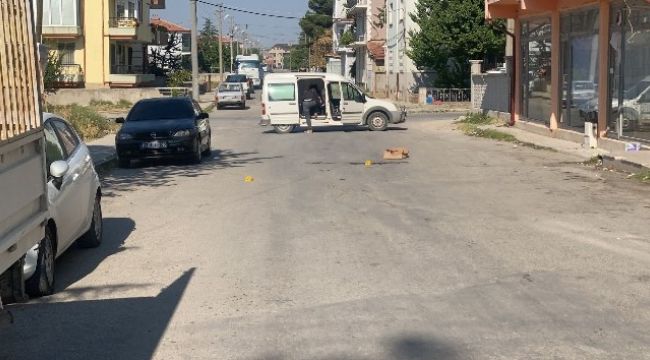 Sokak ortasında silahlı kavga