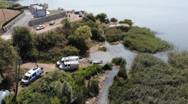 Tekne ile açıldığı gölde suya atlayan genç aranıyor