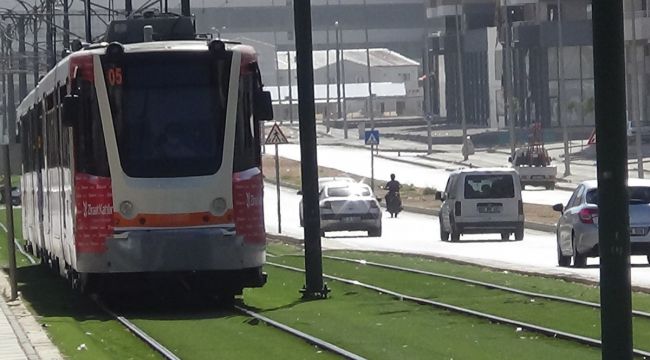 Tramvayın çarptığı genç kız, 12 günlük yaşam savaşını kaybetti