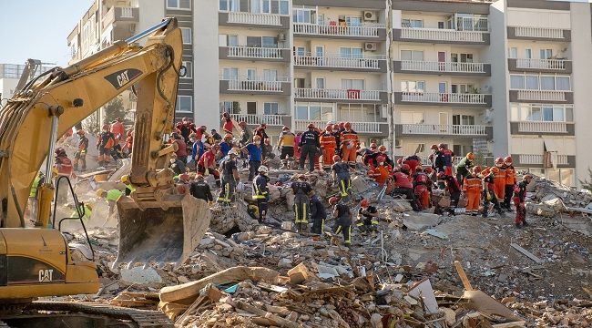 YAŞAR ÜNİVERSİTESİ'NDEN DEPREM ÇAĞRISI