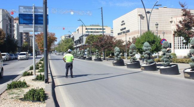 Emniyet Müdürlüğü yakınlarında bomba paniği