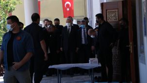 Erdoğan, cuma namazını yeni yapılan Emir Sultan Camiinde kıldı