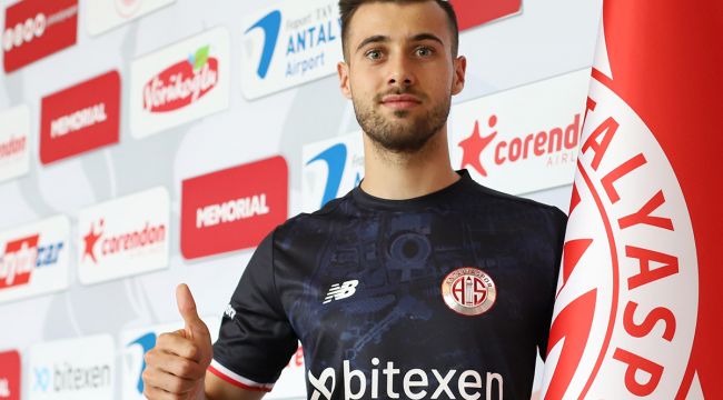 Genç kaleci Ataberk Dadakdeniz FTA Antalyaspor'da