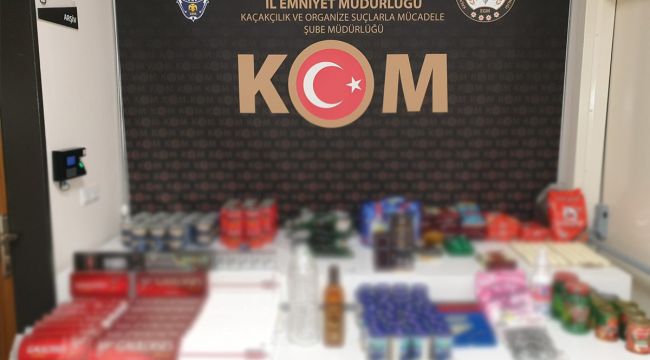 Gümrük kaçağı konserve ve sakızla yakalandılar