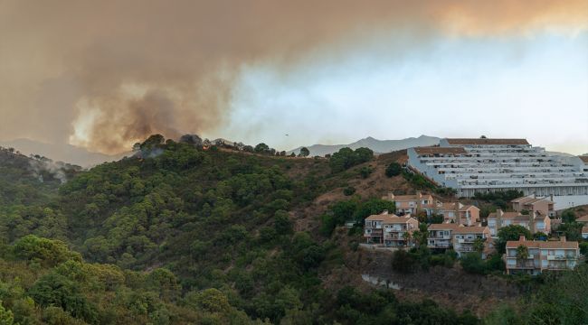 İspanya'da tatil beldesinde yangın