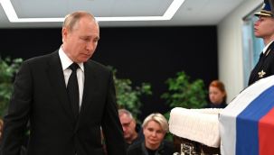 Rusya Devlet Başkanı Vladimir Putin, Moskova'da yapılan veda törenine katıldı