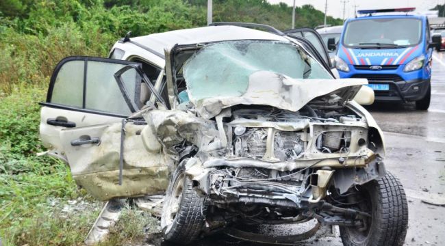 Samsun'da cip ile minibüs çarpıştı