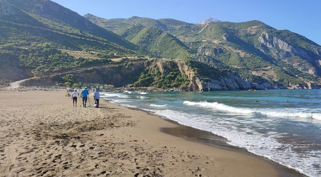 Suriye'den gelen petrol, Samandağ sahilinde