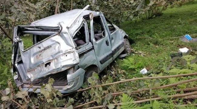 Trafik kazasında 1 kişi hayatını kaybederken 2 kişide yaralandı