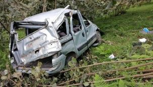 Trafik kazasında 1 kişi hayatını kaybederken 2 kişide yaralandı