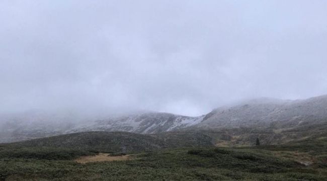 Uludağ'a kar yağdı