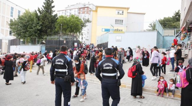 Zabıtadan okul önlerinde sıkı denetim