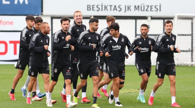 Beşiktaş'ta Medipol Başakşehir maçı hazırlıkları devam ediyor