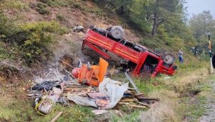 Bursa'da freni patlayan kamyonet şarampole yuvarlandı