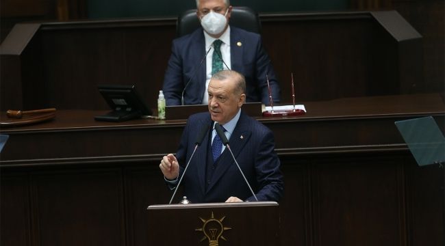 Cumhurbaşkanı Recep Tayyip Erdoğan, "Anayasanın ilk dört maddesini değiştirme fikri CHP'nin ve dolayısıyla tüm CHP'lilerin iradesi midir, yoksa Kılıçdaroğlu'nun kişisel fikri midir?