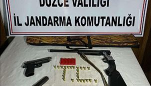 Düzce'de kuru sıkı ve av tüfeği ele geçirildi