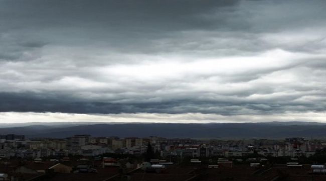 EGE'DE ŞİDDETLİ YAĞIŞ UYARISI