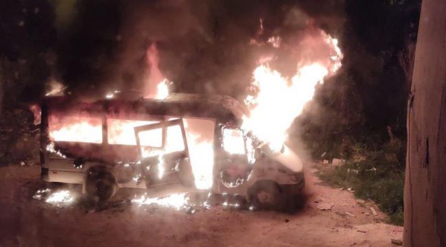 Hatay'da öğrenci servisi kundaklandı