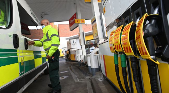 İngiltere'de petrol, gaz, gıda ve enerji krizi sektörleri durma noktasına getirdi