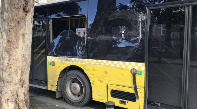 İstanbul'da iki İETT otobüsü çarpıştı