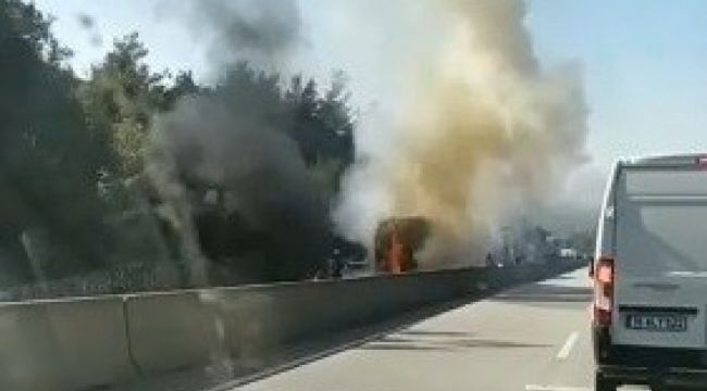 Kamyon alev aldı, Ankara yolu ulaşıma kapandı