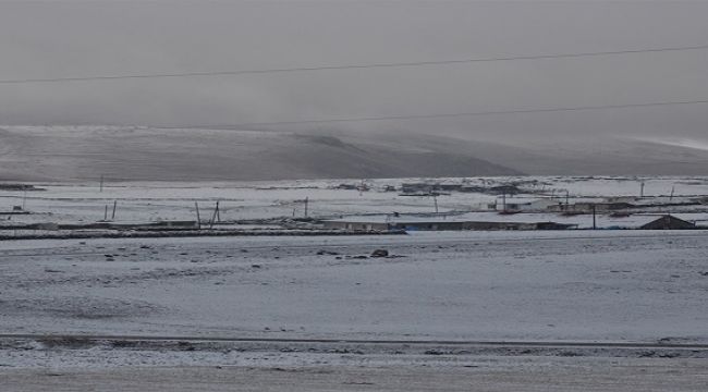 KARS'TA KAR İLE HAVA SICAKLIĞI EKSİ 5 DERECEYE DÜŞTÜ