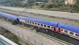 Kocaeli'de yolcu treni kaza yaptı