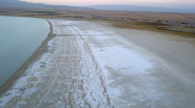 Kuraklık, Arin Gölü'nün yüzde 15'ini kuruttu