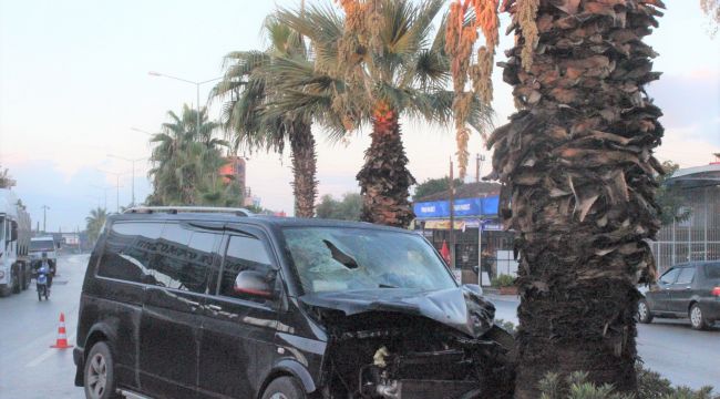 ÖDEMİŞ'TE YOĞUN YAĞIŞ KAZAYA SEBEP OLDU