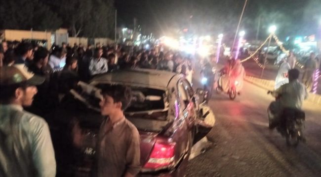 Pakistan'da çifte bombalı saldırı: 3 ölü