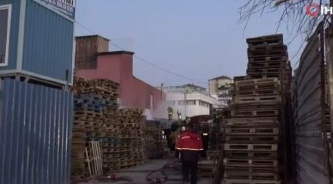 Ümraniye'de palet üretimi yapan fabrika alevlere teslim oldu