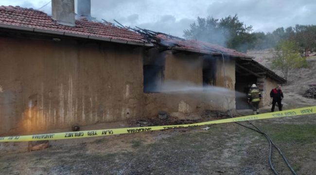 Uşak'ta korkunç olay, Yalnız yaşadığı evde yanarak öldü