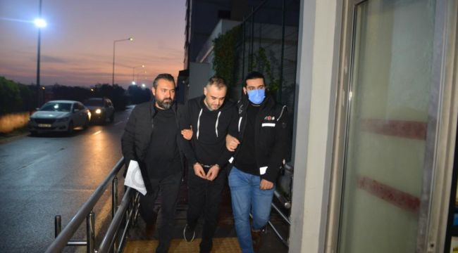 Adana’da şafak operasyonu