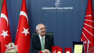 CHP LİDERİ BUCA'NIN BİLİM ÜSSÜNÜ TEBRİK ETTİ