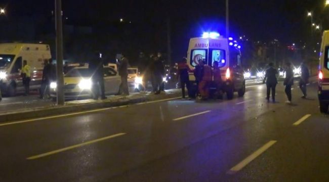 Düğündeki kavgada otomobili insanların üzerine sürdü