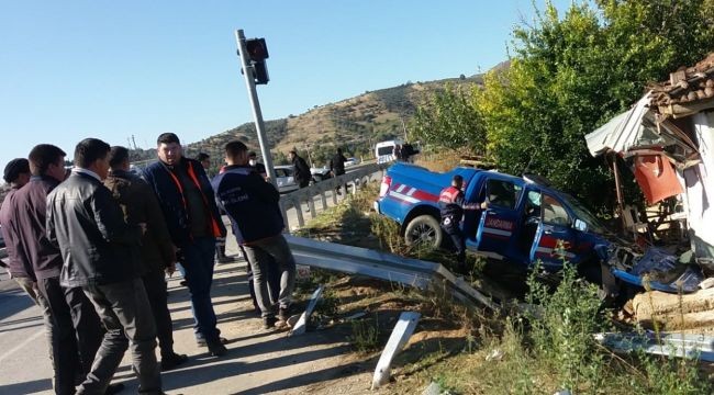 JANDARMA İLE ÇARPIŞAN ARACIN SÜRÜCÜSÜ ÖLDÜ