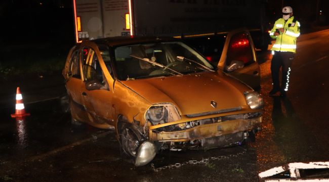 Samsun'da yağmur nedeniyle kayganlaşan yolda kaza