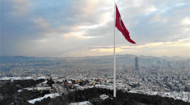 Çamlıca Tepesi beyaza büründü