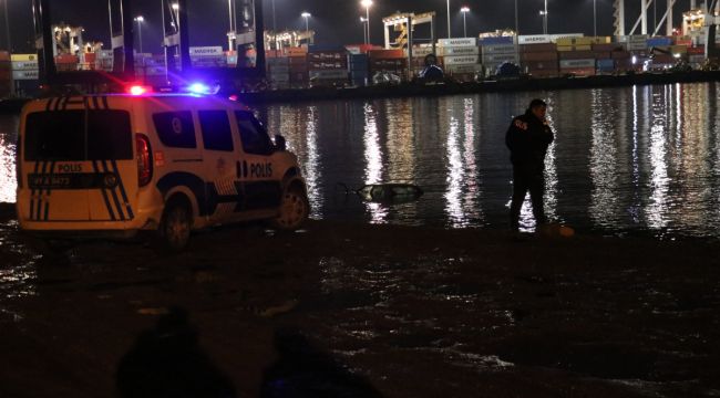 İlk aracını denize sürdü sonra sigara yakıp uzaklaştı