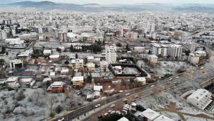 Kar yağışıyla beraber İstanbul'un Anadolu yakası beyaza büründü