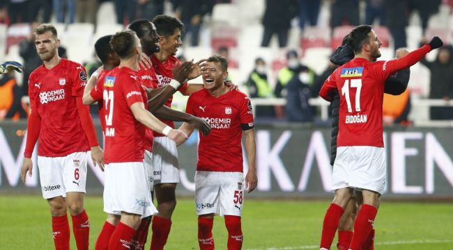 Sivasspor 4'te 4 yapmayı hedefliyor