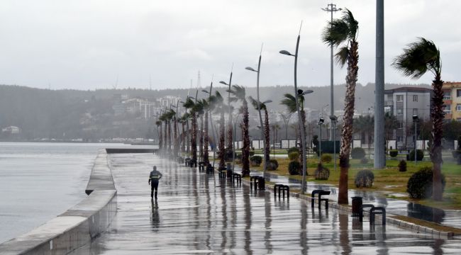 ALİAĞA'DA FIRTINA ETKİSİNİ SÜRDÜRECEK