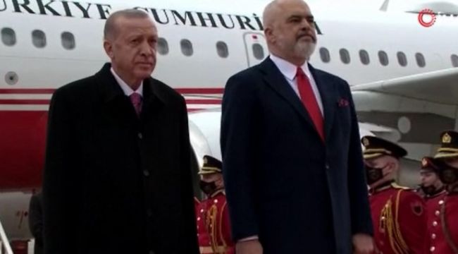 Cumhurbaşkanı Erdoğan, Arnavutluk'ta resmi törenle karşılandı